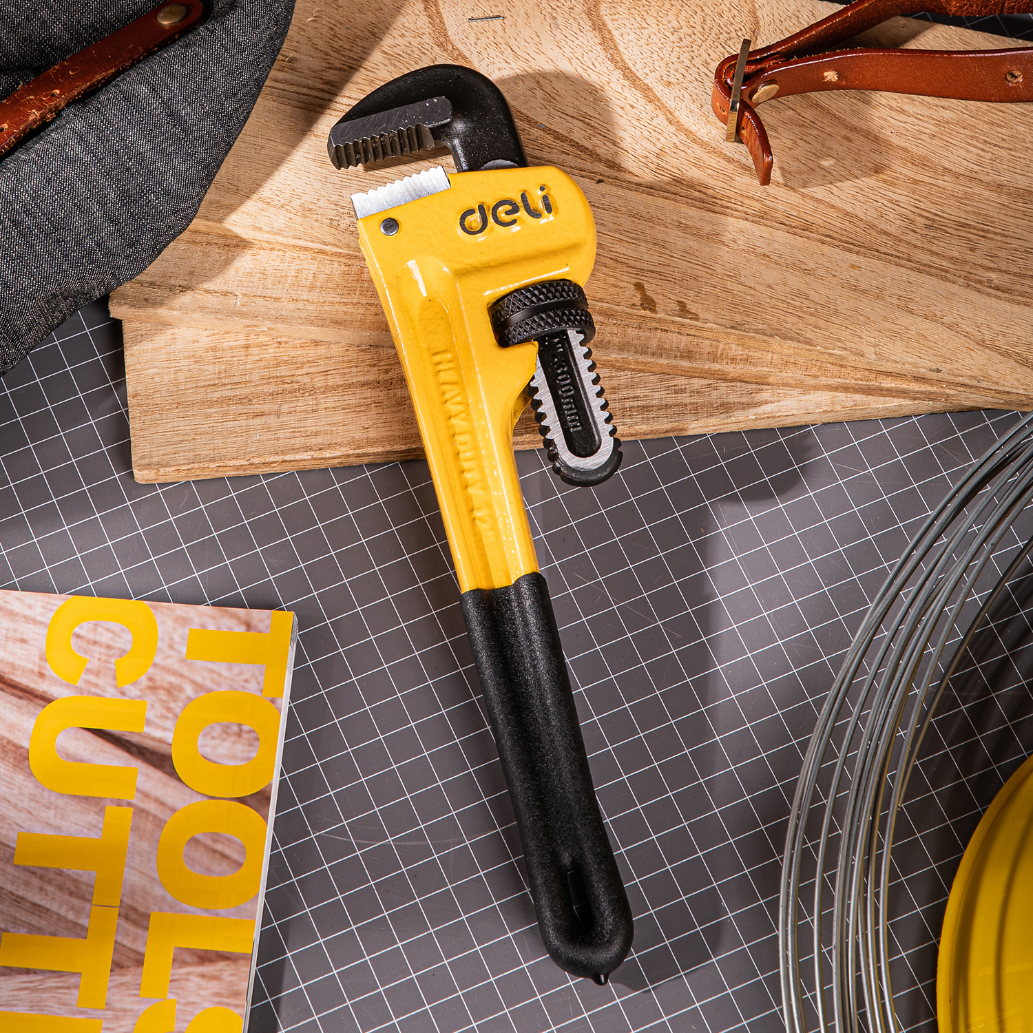 Craftsman Pipe Wrench with valve wrench for tight spaces